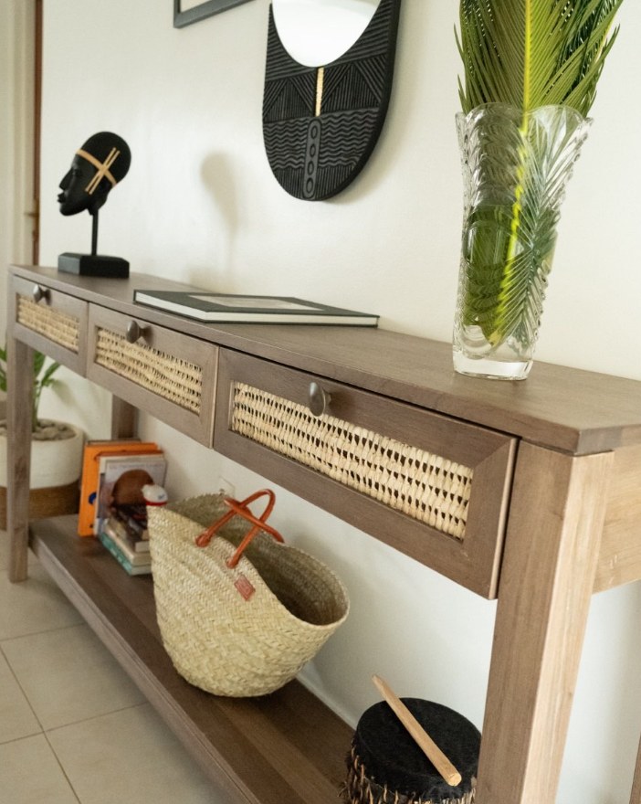 Buffet and console tables 1