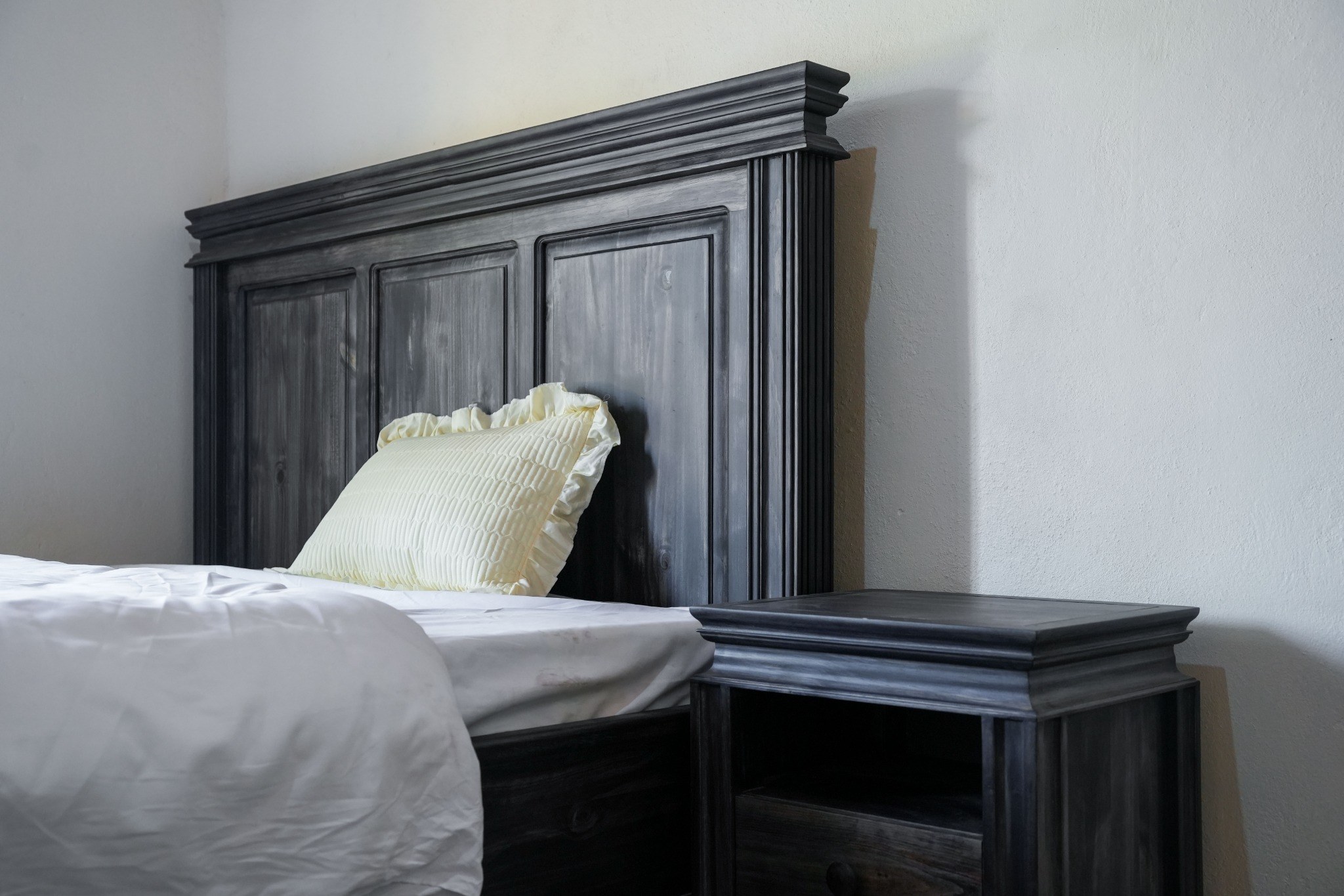 Bedroom Woodwork Set thumbnail 6