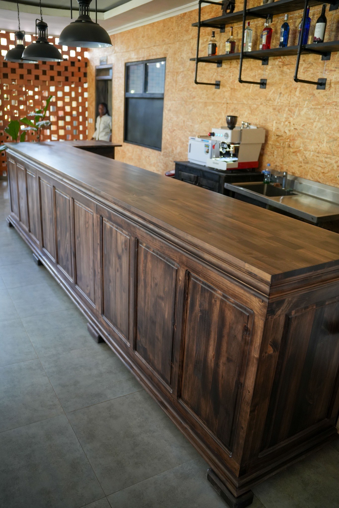 Paneled Bar Counter thumbnail 2