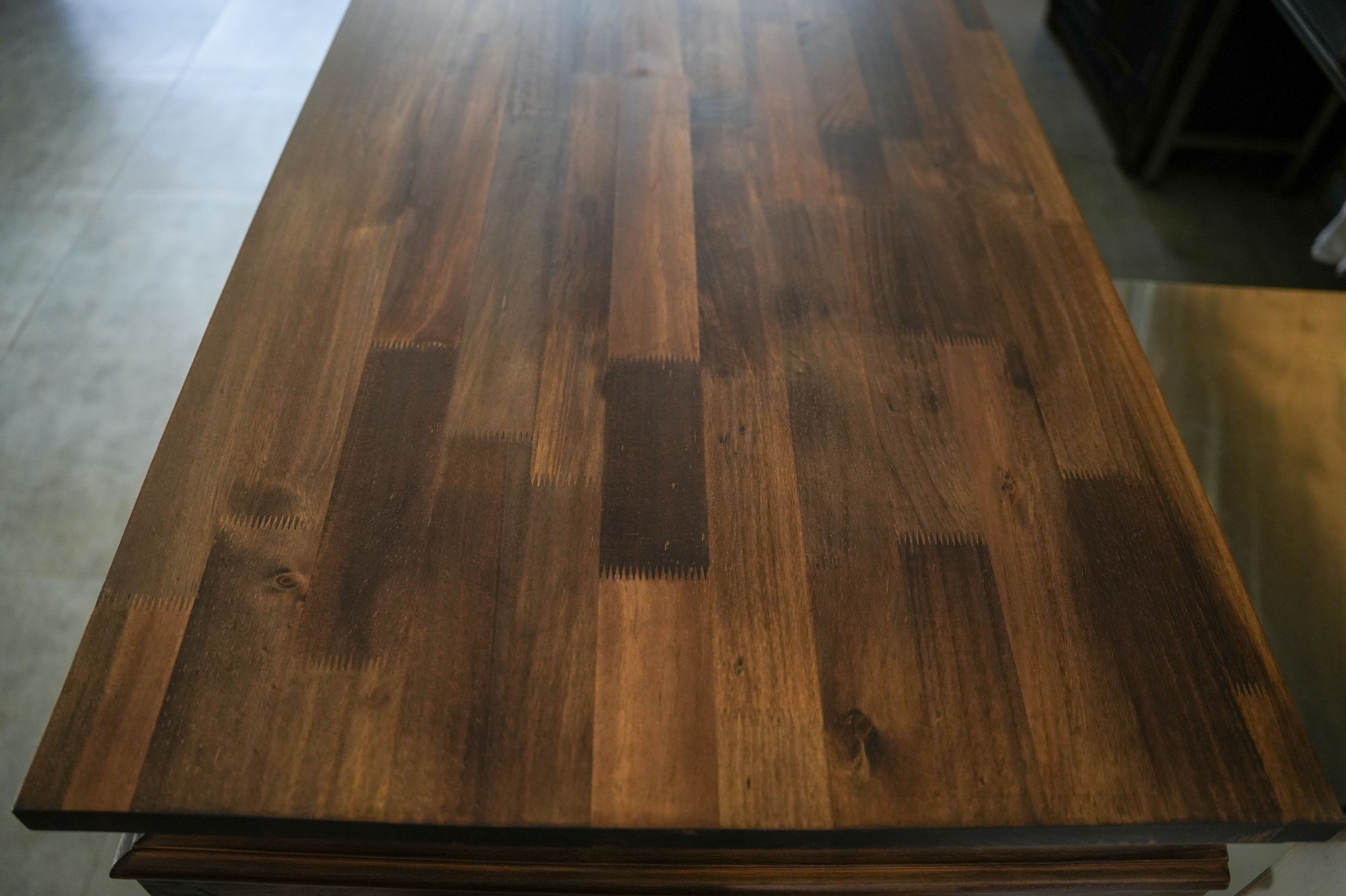 Paneled Bar Counter thumbnail 3