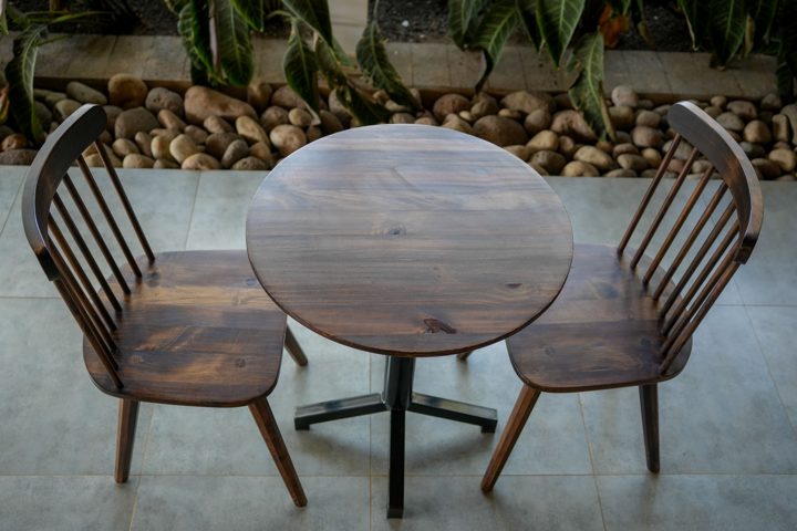 Round Cafe Table Set