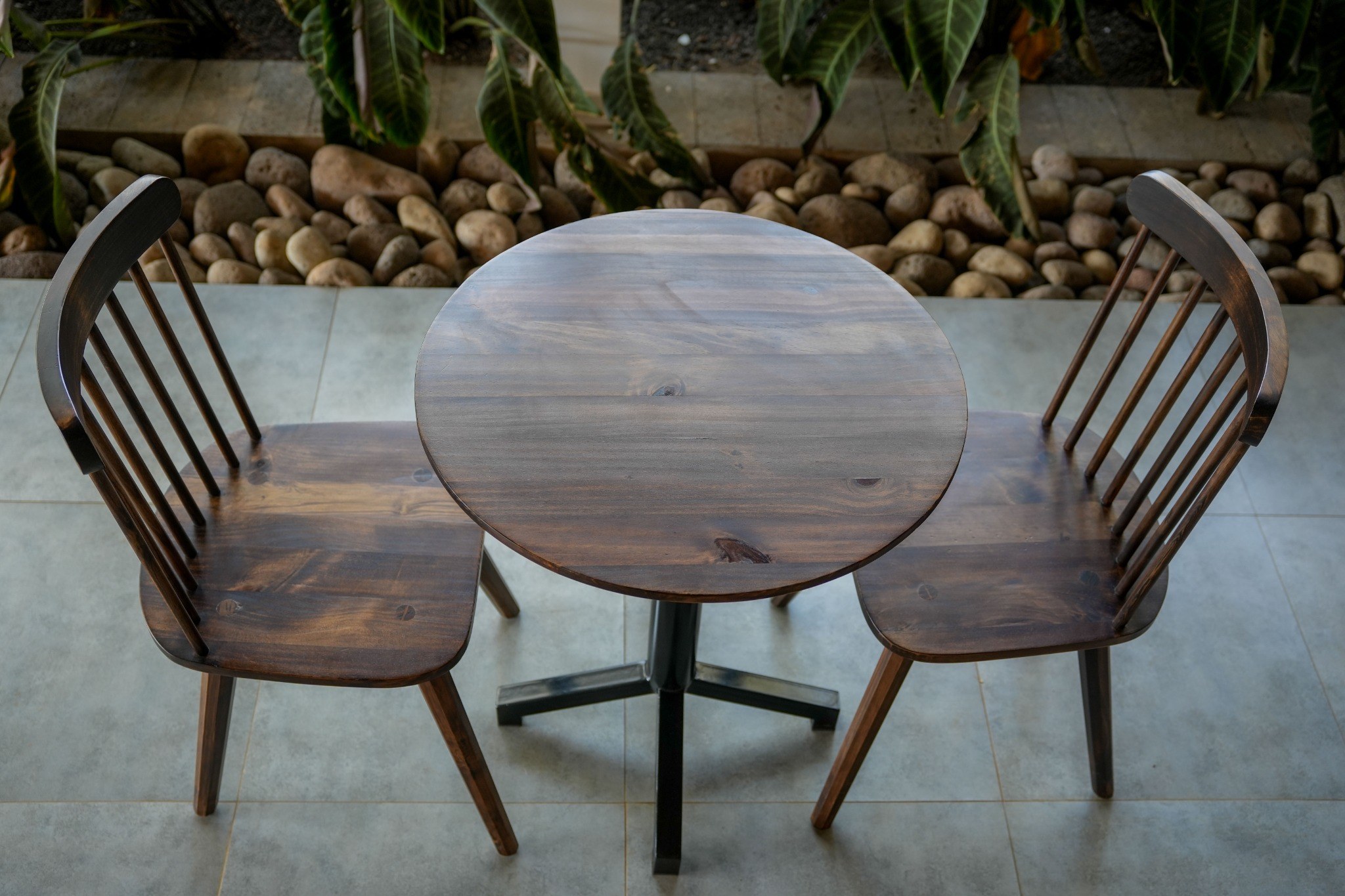 Round Cafe Table Set